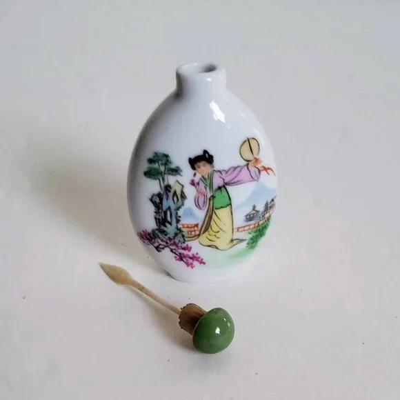 Collectible Chinese SNUFF BOTTLE Hand Painted Porcelain Small Miniature - Picture 5 of 8